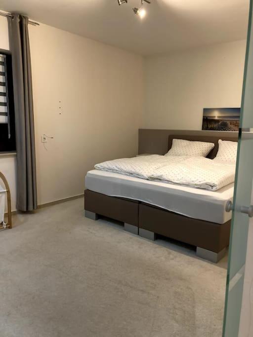 Grosse Wohnkueche, Terrasse, Schlafzimmer Am Steinhuder Meer, Wlan, Parkplatz, Fussbodenheizung, 70Qm Wunstorf Exterior foto