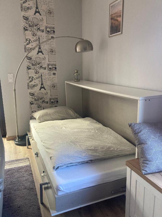 Grosse Wohnkueche, Terrasse, Schlafzimmer Am Steinhuder Meer, Wlan, Parkplatz, Fussbodenheizung, 70Qm Wunstorf Exterior foto